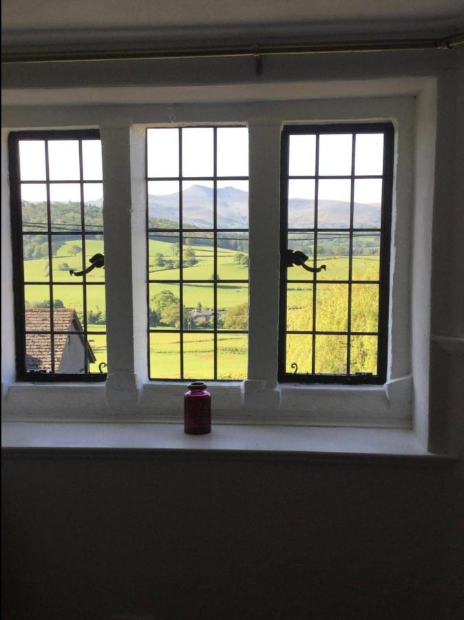 Cosy Arts & Crafts Cottage With Stunning Views เบรคอน ภายนอก รูปภาพ